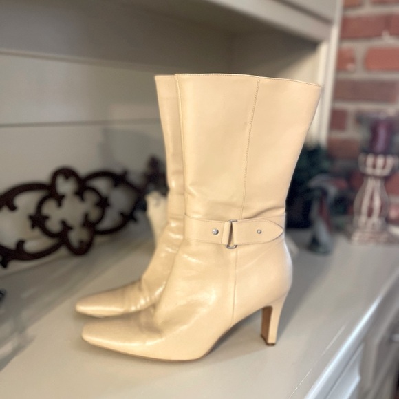 Gianni Bini Cream Leather Heeled Fashion Boots Buckle Strap Size 9.5 Side Zip - Picture 1 of 10